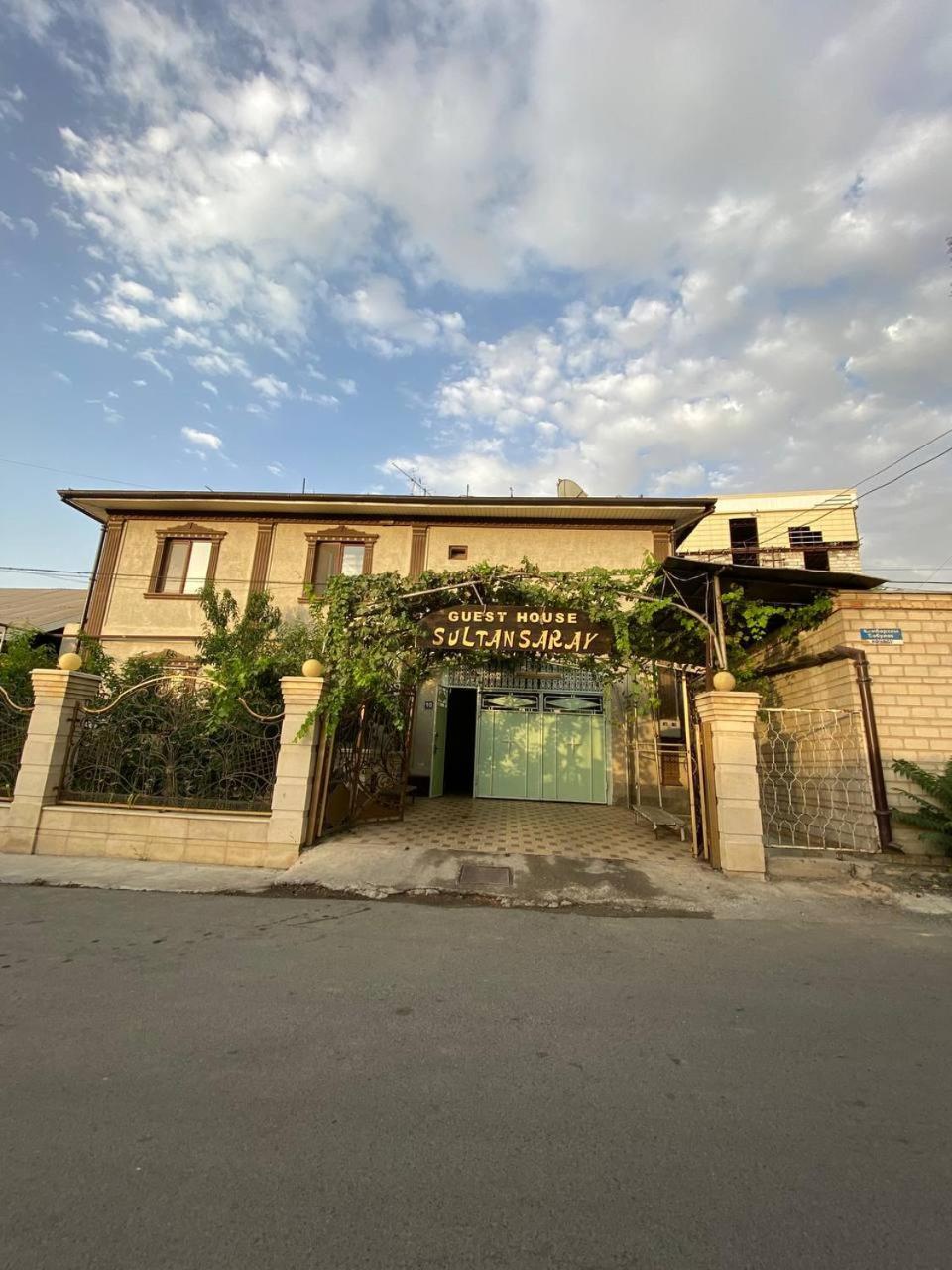Hostel Sultan Saray Oš Exteriér fotografie